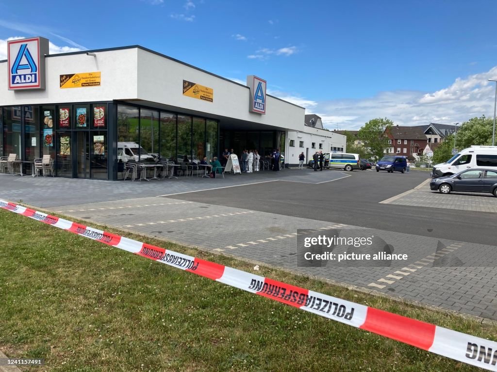 Shots fired in shopping market