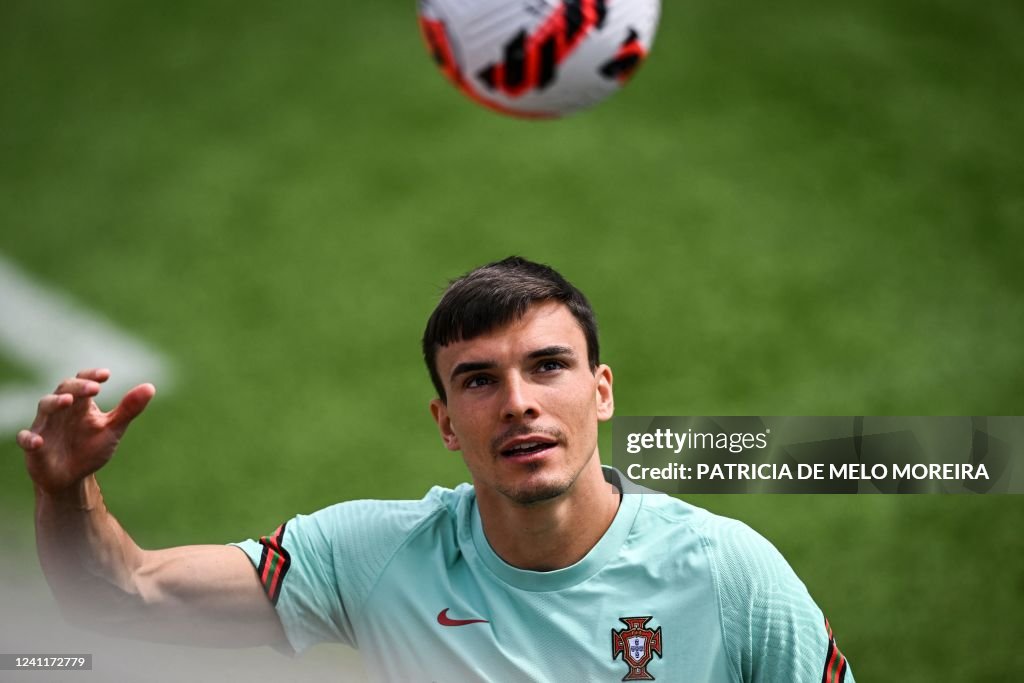 FBL-EUR-NATIONS-POR-TRAINING