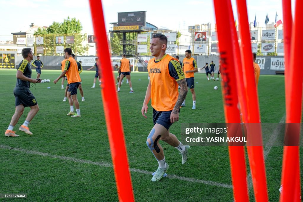 FBL-U21-EURO-2022-TRAINING-UKR-FRA