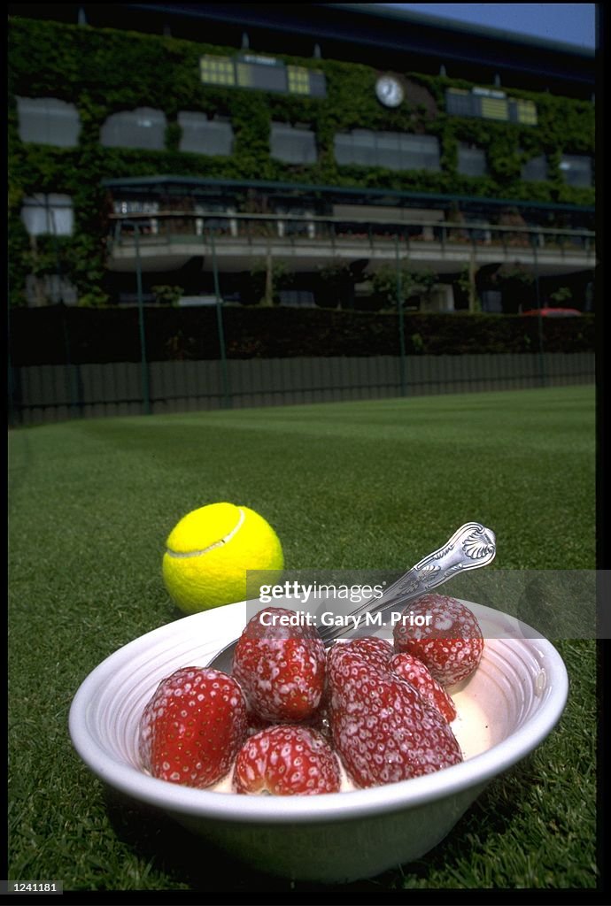 STRAWBERRIES AND CREAM WIMBLEDON