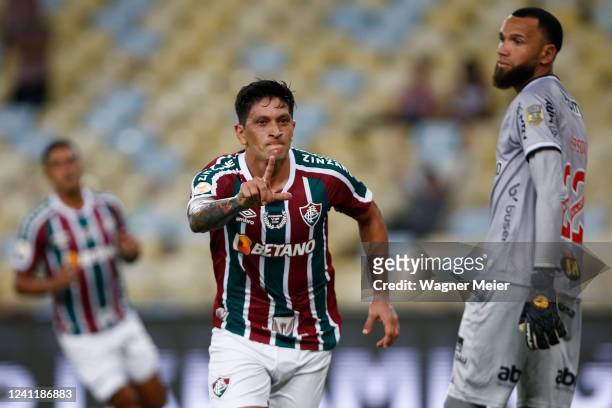 German Cano of Fluminense celebrates after scoring the second goal of his team during the match between Fluminense and Atletico Mineiro at Maracana...
