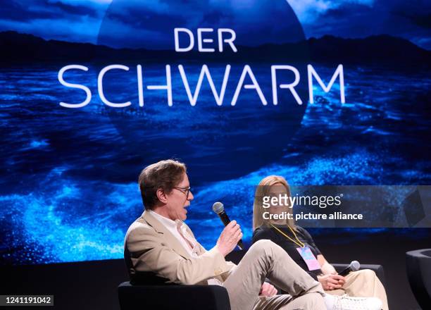 Frank Doelger, Creative Director of the ZDF thriller series "Der Schwarm," will speak at re:publica 2022, while Barbara Eder, director of the series...