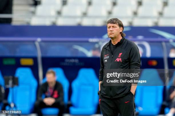 Assistant coach Peter Krawietz of Liverpool FC looks on prior to the UEFA Champions League final match between Liverpool FC and Real Madrid at Stade...