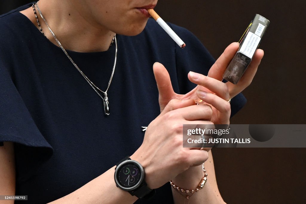 BRITAIN-TOBACCO-HEALTH-POLITICS