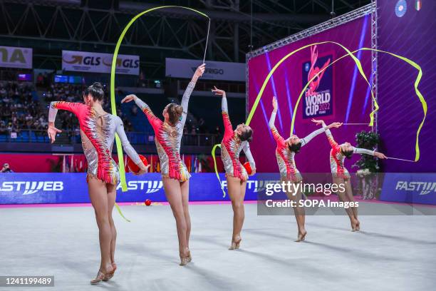 2017 Rhythmic Worlds, Pesaro (ITA) - Clubs+Ribbon Finals, Highlights - We  Are Gymnastics ! 