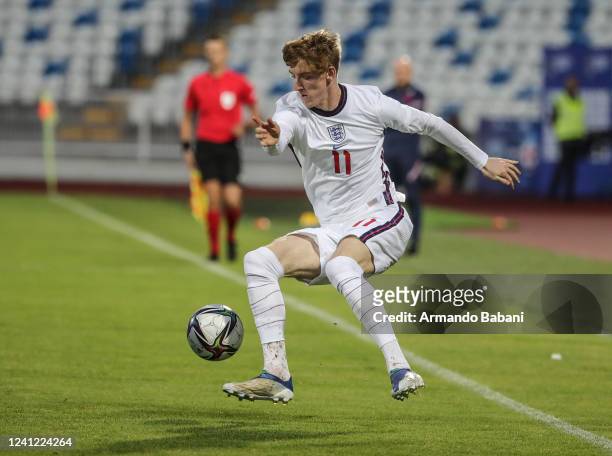 Anthony Gordon of England controls the ball during the UEFA European Under-21 Championship Qualifier between Kosovo U21 and England MU21 at Stadium...