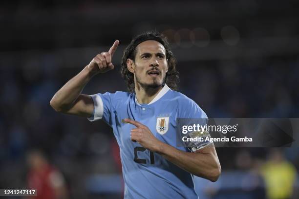 Edinson Cavani of Uruguay celebrates after scoring his team's first goal during the international friendly match between Uruguay and Panama at...