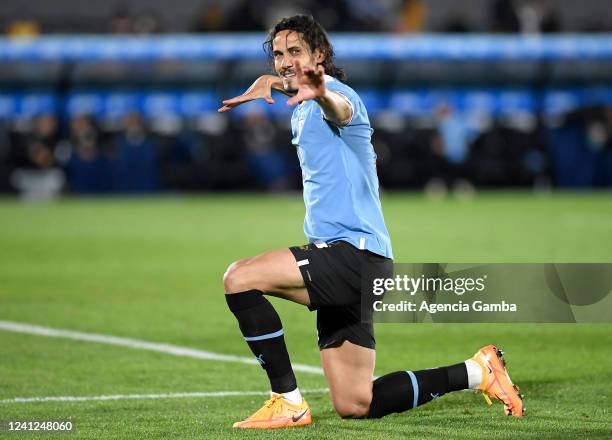 Edinson Cavani of Uruguay celebrates after scoring his team's second goal during the international friendly match between Uruguay and Panama at...