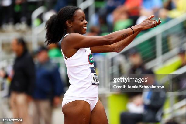 Jasmine Moore Photos and Premium High Res Pictures - Getty Images