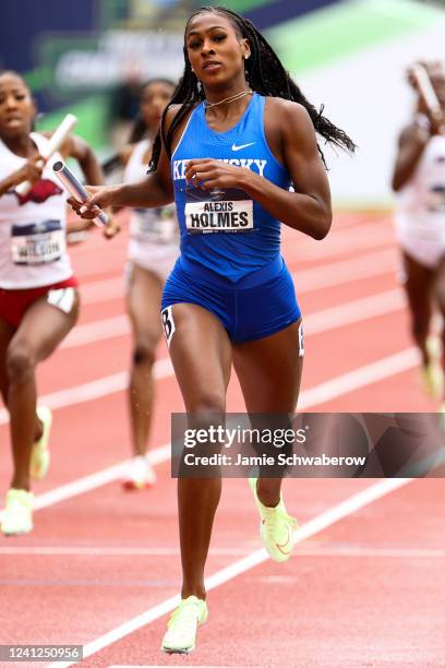 Alexis Holmes of the Kentucky Wildcats competes in the womens 4x400 meter relay finals during the Division I Men's and Women's Outdoor Track & Field...