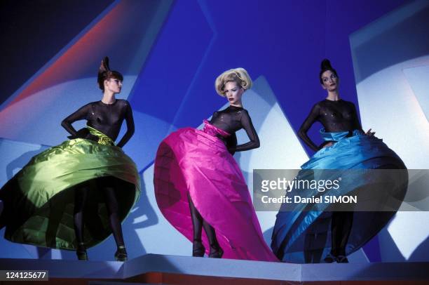 Fashion: Ready to Wear Fall -Winter 95 -96 in Paris, France on March 15, 1995 - Thierry Mugler.