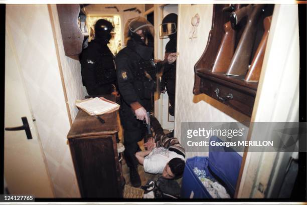 French National SWAT team: RAID for the security of the world cup In Beauvais, France On January 20, 1998 - Intervention: SWAT team pursues a common...