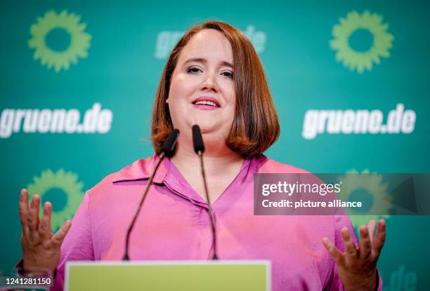 June 2022, Schleswig-Holstein, Kiel: Ricarda Lang, federal chairwoman of Bündnis 90/Die Grünen, gives a press conference after her party's committee...