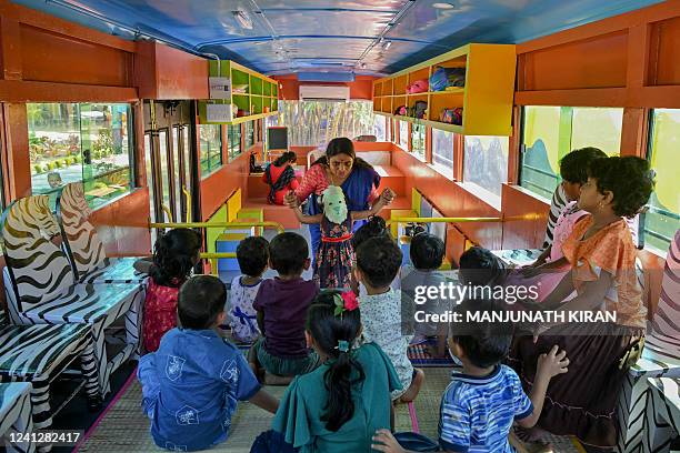 1 401 India School Bus Stock Photos High Res Pictures And Images 1-401-india-school-bus-stock-photos-high-res-pictures-and-images