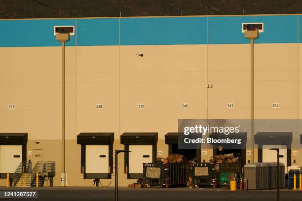Amazon Loading Bay Packages Loading Dock Photos and Premium High Res Pictures - Getty Images