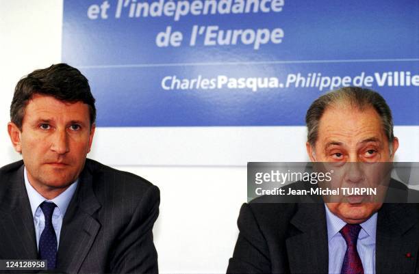 Press conference of Charles Pasqua and Philippe De Villiers In Paris, France On April 16, 1999.