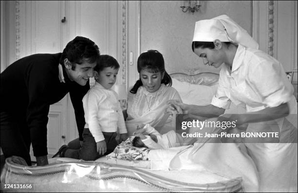 Birth of Sacha Distel'second child Laurent at the Belvedere clinic In France In October, 1967 - Sacha Distel, Francine, Julien and Laurent.