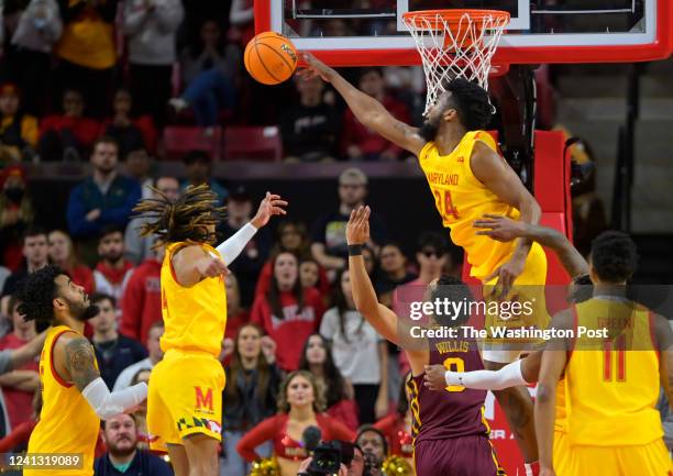 Maryland Terrapins forward Donta Scott blocks the shot of Minnesota Golden Gophers guard Payton Willis in the final minute during the Maryland...