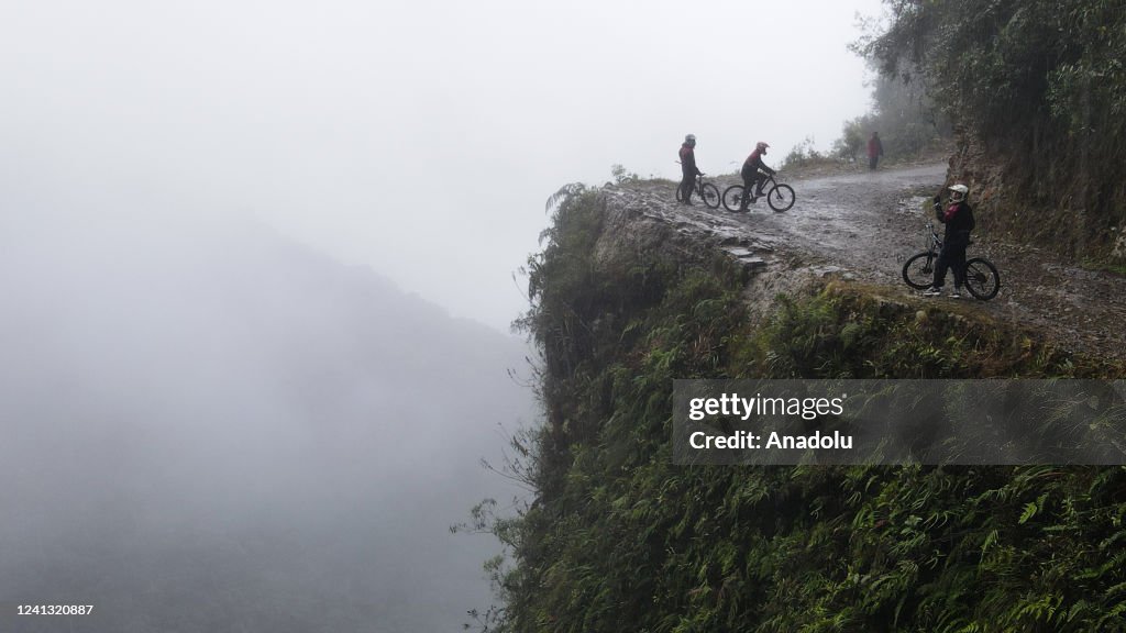 Descent from the summit towards the road to Los Yungas and the Death Road in La Paz