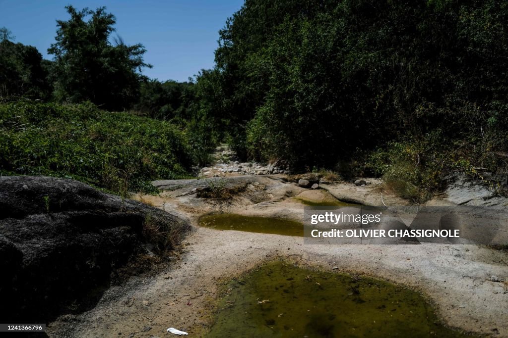 FRANCE-WEATHER-HEAT-WATER-DROUGHT