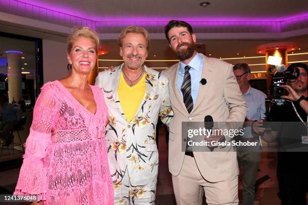 Karina Mross, Thomas Gottschalk and his son Roman Gottschalk during the 40th anniversary show of "Die Supernasen" on June 17, 2022 in Velden am...