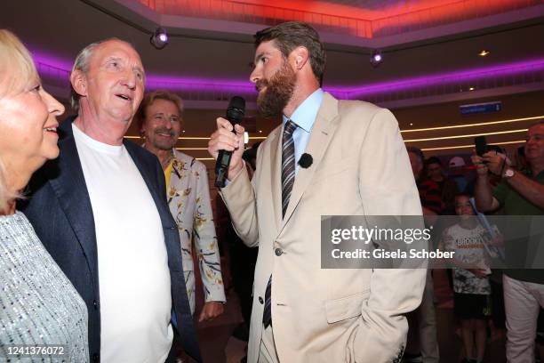 Mike Krüger, Thomas Gottschalk is interviewed by Roman Gottschalk during the 40th anniversary show of "Die Supernasen" on June 17, 2022 in Velden am...