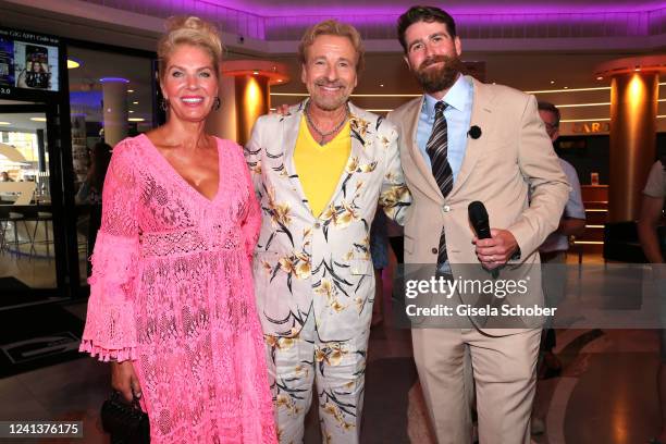 Karina Mross, Thomas Gottschalk and his son Roman Gottschalk during the 40th anniversary show of "Die Supernasen" on June 17, 2022 in Velden am...