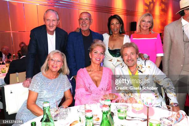 Mike Krüger, Birgit Loeper, Otto Retzer, Karina Mross, Shirley Retzer, Thomas Gottschalk, Ingrid Flick during the 40th anniversary show of "Die...