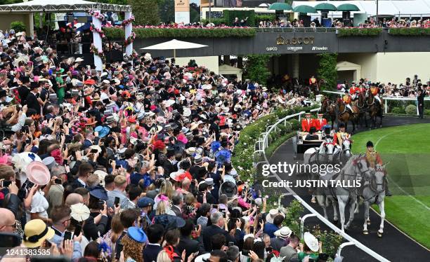 Carriages of Royal Procession arrive on the final day of the Royal Ascot horse racing meeting, in Ascot, west of London on June 18, 2022.