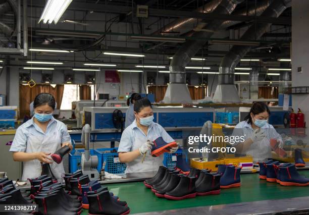 Shoe Processing 361 China Shipping Lines Co Ltd Stock Photos, High-Res Pictures, and ...