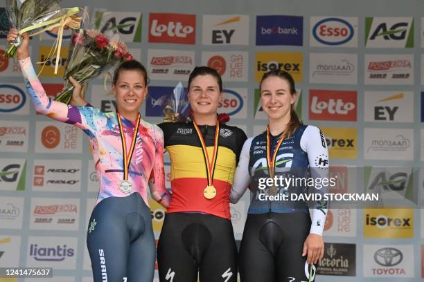 Belgian Shari Bossuyt of Canyon-SRAM , winner of the silver medal, Belgian Lotte Kopecky of SD Worx , winner of the gold medal and Belgian Britt...