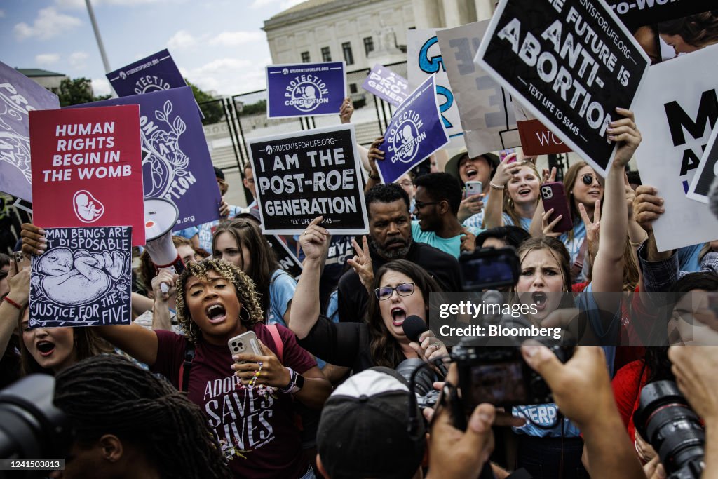 Supreme Court Overturns Roe v. Wade Abortion-Rights Ruling
