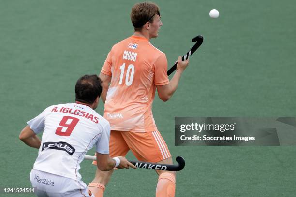 Jorrit Croon of Holland Alvaro Iglesias of Spain during the Pro League match between Holland v Spain at the HC Den Bosch on June 25, 2022 in Den...