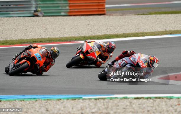 Remy Gardner of Australien, Tech 3 KTM Factory Racing, Stefan Bradl of Deutschland, Repsol Honda Team, Fabio di Giannantonio of Italien, Gresini...