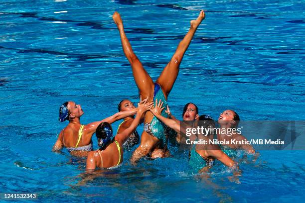 The team of USA compete in the Women Team Free FInal on day eight of the Budapest 2022 FINA World Championships at Alfred Hajos National Aquatics...