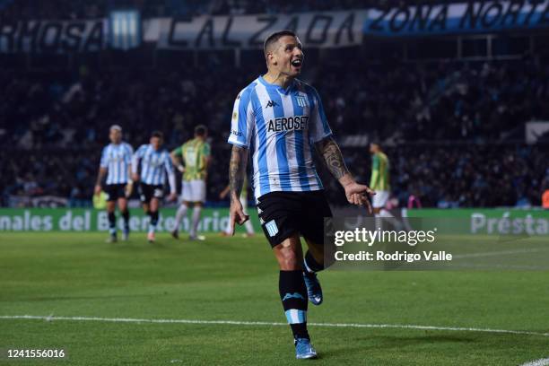 Emiliano Vecchio of Racing Club celebrates after scoring the first goal of his team during a match between Racing Club and Aldosivi as part of Liga...