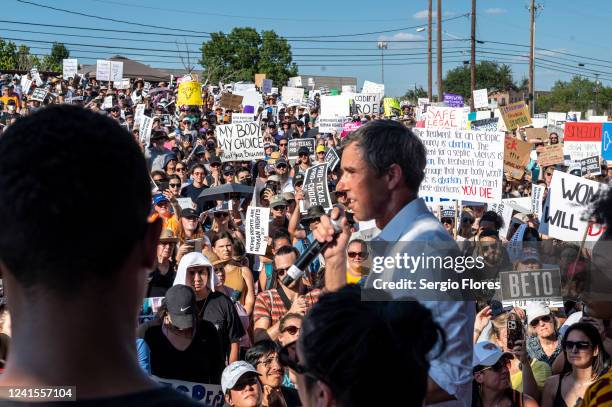 Democratic gubernatorial candidate Beto O'Rourke speaks to a crowd at Pan American Neighborhood Park on June 26, 2022 in Austin, Texas. O'Rourke has...