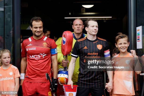 Alvaro Iglesias of Spain Seve van Ass of Holland during the Pro League match between Holland v Spain at the HC Den Bosch on June 26, 2022 in Den...