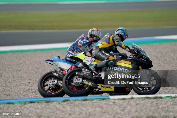 Diskussion zwischen Celestino Vietti of Italy, Mooney VR46 Racing Team and Bo Bendsneyder aus den Niederlanden, SAG Racing Team in action during the...