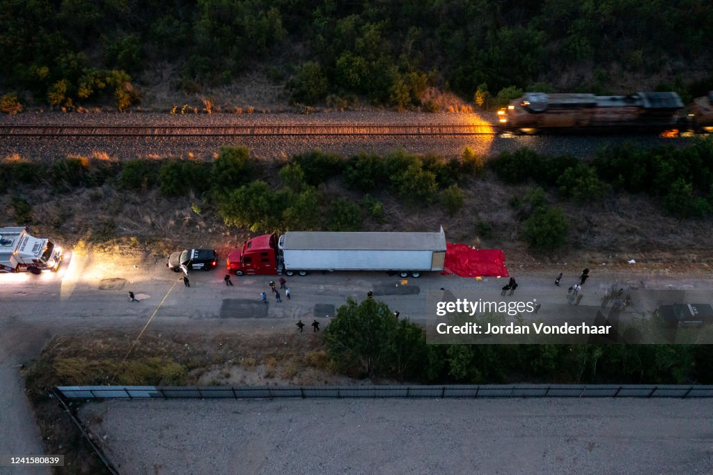 At Least 40 Migrants Found Dead In Truck In San Antonio