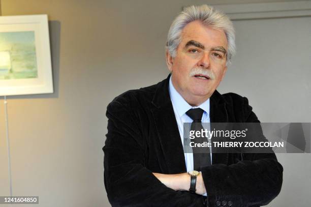 André Chassaigne, député communiste et candidat à l'investiture du Front de gauche pour la pr�ésidentielle pose, le 21 janvier 2011 à...