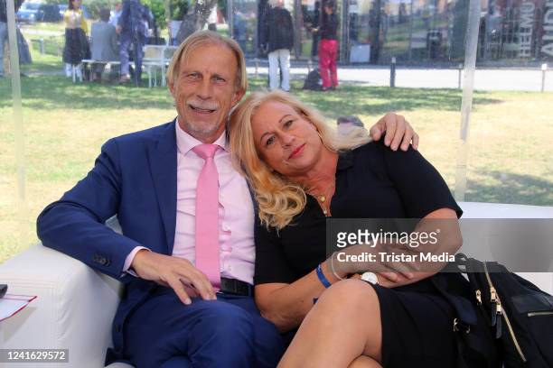 Christoph Daum and his wife Angelica Camm-Daum during the Eurominds Economy Summit at Bucerius Law School on June 30, 2022 in Hamburg, Germany.