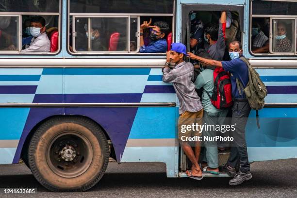 In the wake of the acute fuel crisis in Sri Lanka, many people are turning to public transport. July 30, 2022 Colombo, Sri Lanka