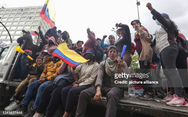 June 2022, Ecuador, Quito: Hundreds of indigenous people who had come to the capital to demonstrate in front of the Casa de la Cultura, and others in...