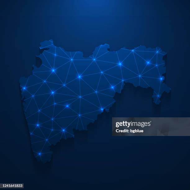 ilustraciones, imágenes clip art, dibujos animados e iconos de stock de red de mapas maharashtra - malla brillante sobre fondo azul oscuro - bombay map