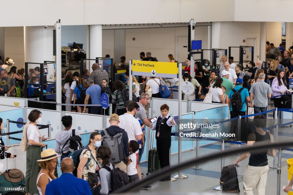 Delays And Cancellations Continue To Plague Airline Industry Heading Into Holiday Weekend