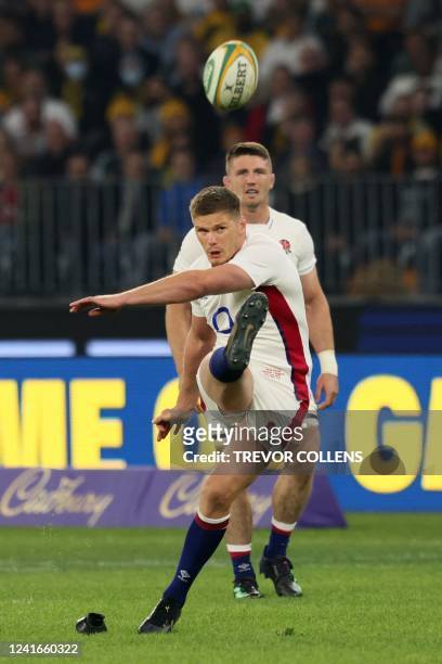 Owen Farrell of England takes a penalty kick during the rugby test between Australia and England at the Optus Stadium in Perth on July 2, 2022. - --...