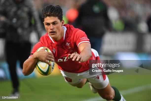 During the first test match of the 2022 Castle Lager Incoming Series between South Africa and Wales at Loftus Versfeld on July 02, 2022 in Pretoria,...