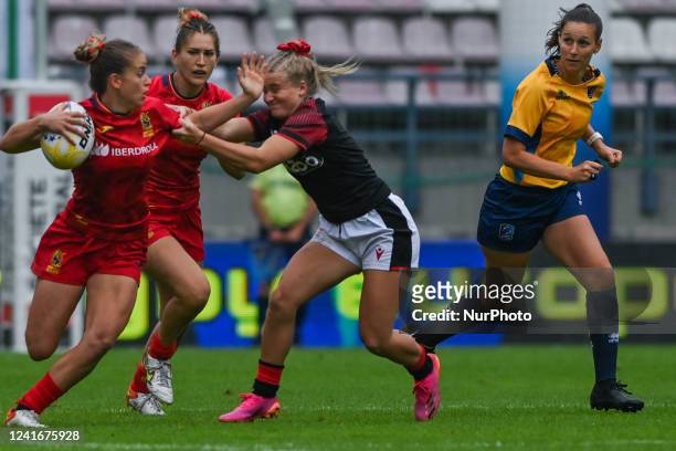 Amalia ARGUDO of Spain in action challenged by Seren SINGLETON of Wales during Spain Women's 7s vs Wales Women's 7s, a Pool B qualication match of...