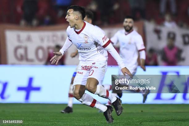 Franco Cristaldo of Huracan celebrates after scoring the third goal of his team during a match between Huracan and River Plate as part of Liga...